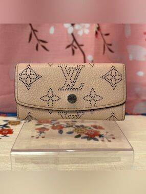 Louis Vuitton Monogram Mahina 4-Key Holder Pouch Rose Jasmin Pink COA